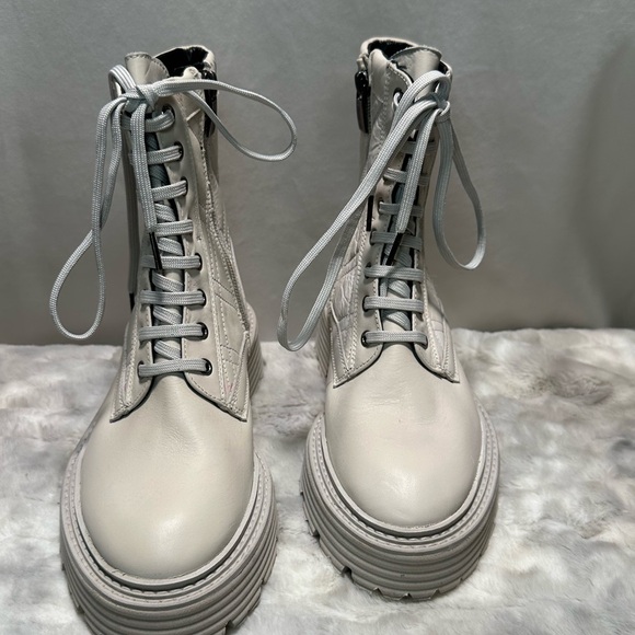 New La Canadienne Yasmine Women's Leather Bootie Size 35 US5 - Picture 3 of 8